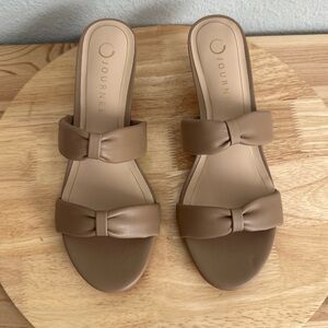 Journee Collection Dyllan Womens Round Open Toe Kitten Heel Pumps new